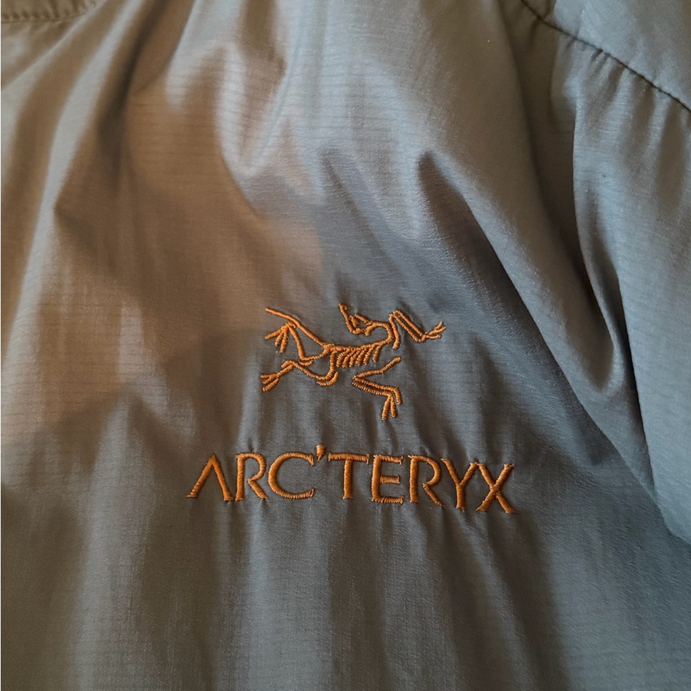 Arc’Teryx Men’s Green Atom Hoody - Picture 2 of 5